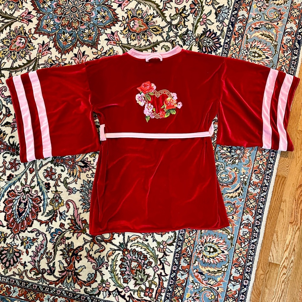 Solstice Intimates Embroidered Velvet Short Robe